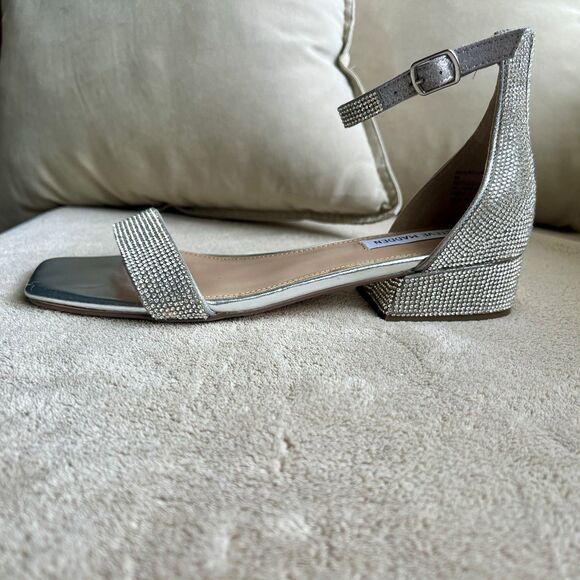 Steve Madden Nava Rhinestone Low Heel Silver Sandal Women 8 M Ankle Strap Square - Picture 1 of 15